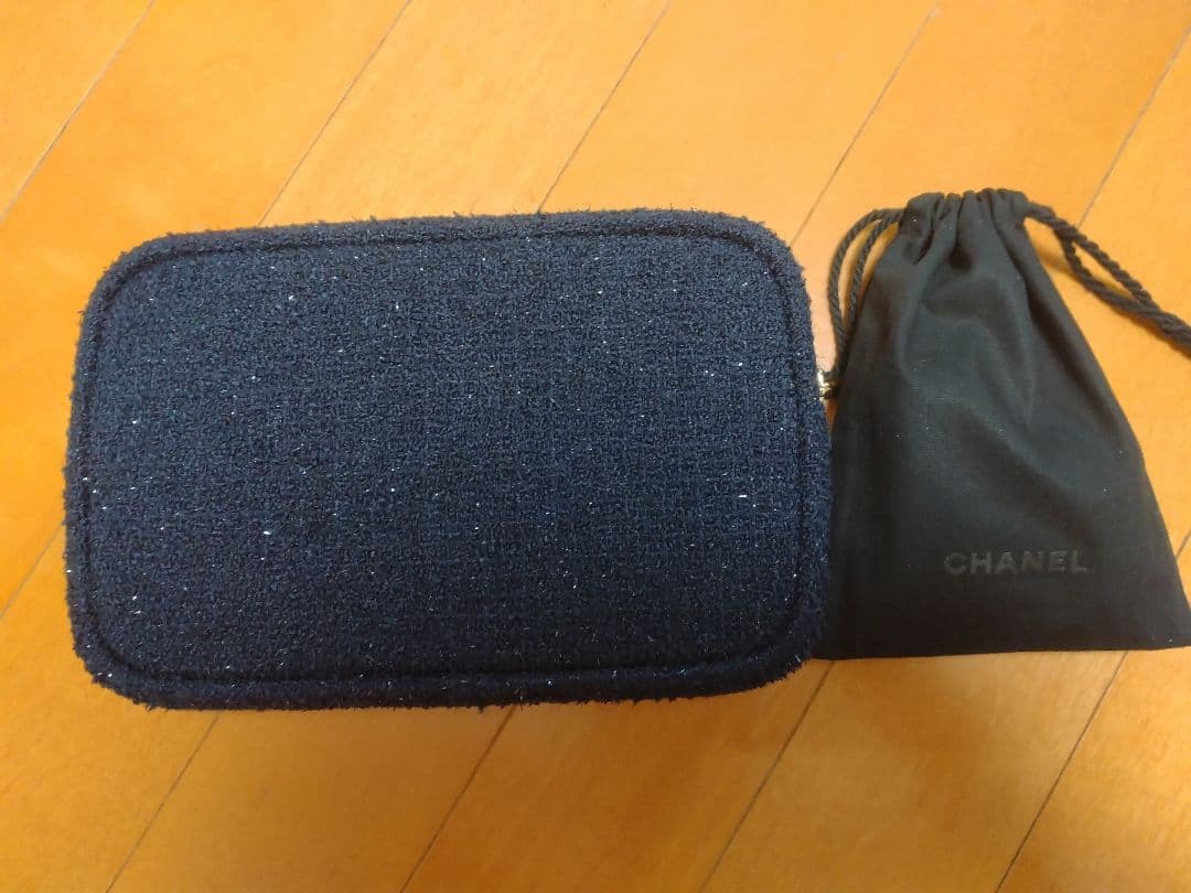 CHANEL ホリデー2025ポーチ　巾着　チャーム付きサンプル　3点セット