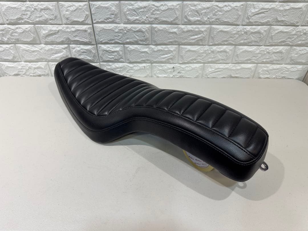 イージーライダース　スポーツスター　ハーレー　XL 883 コブラ　シート