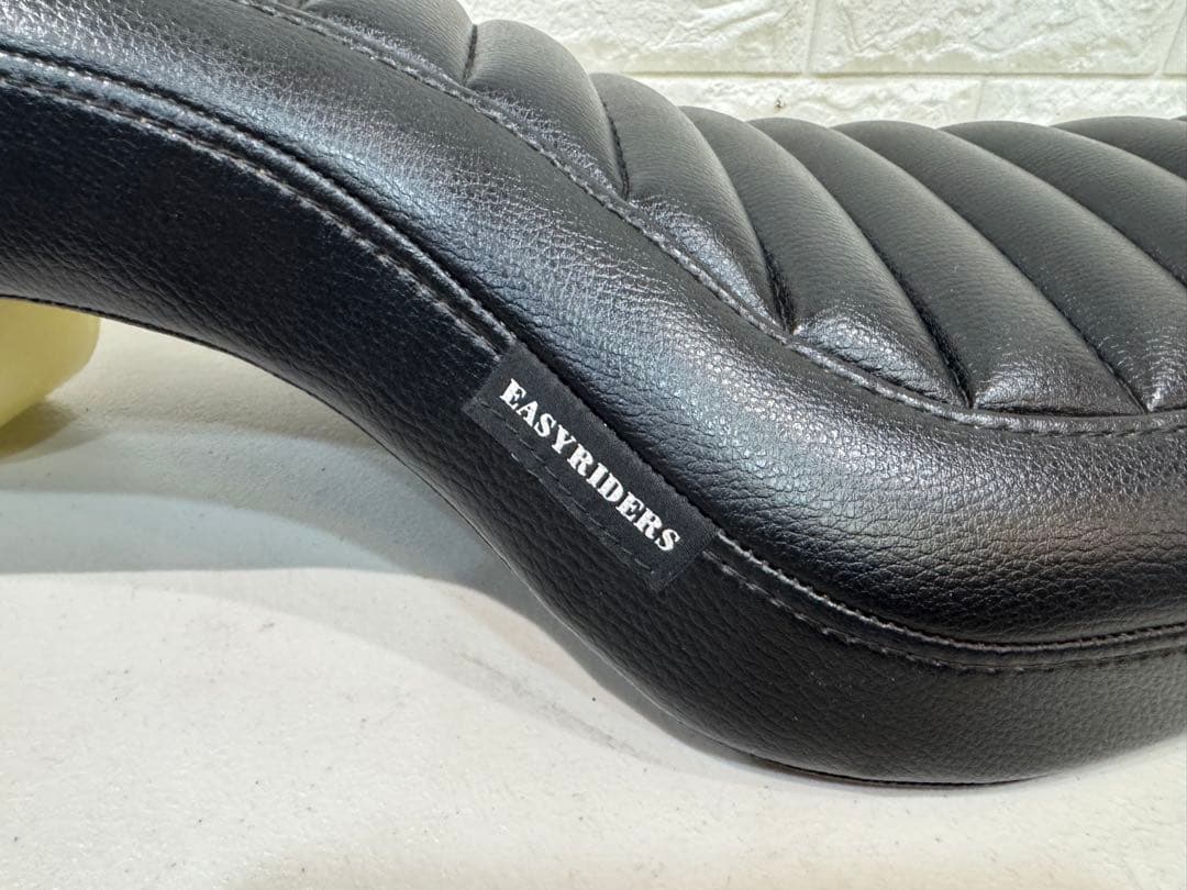 イージーライダース　スポーツスター　ハーレー　XL 883 コブラ　シート