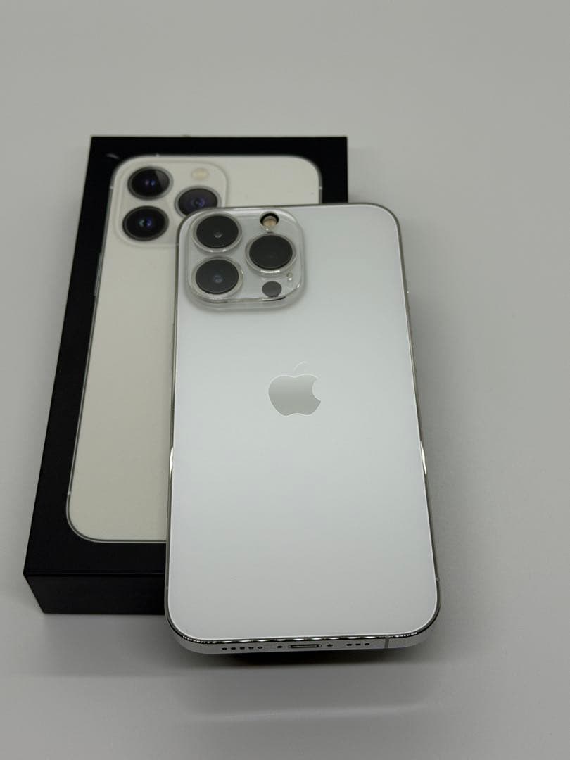 Apple iPhone 13pro 256gd シルバー ホワイト　充電器付き