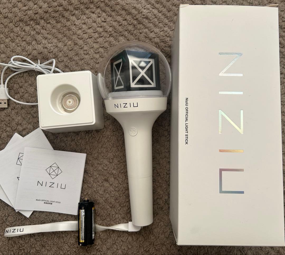 NiziU 公式　ペンライト ホワイト