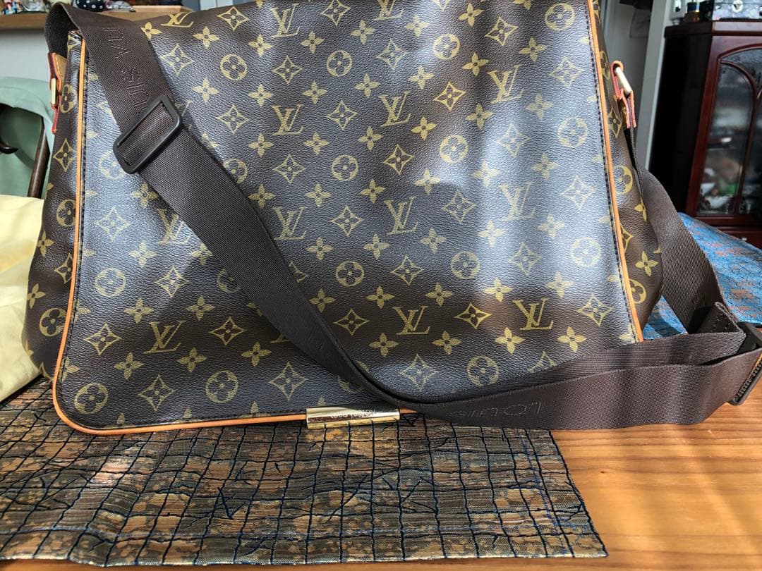 ルイ・ヴィトンモノグラム　メッセンジャーバック(メンズ)