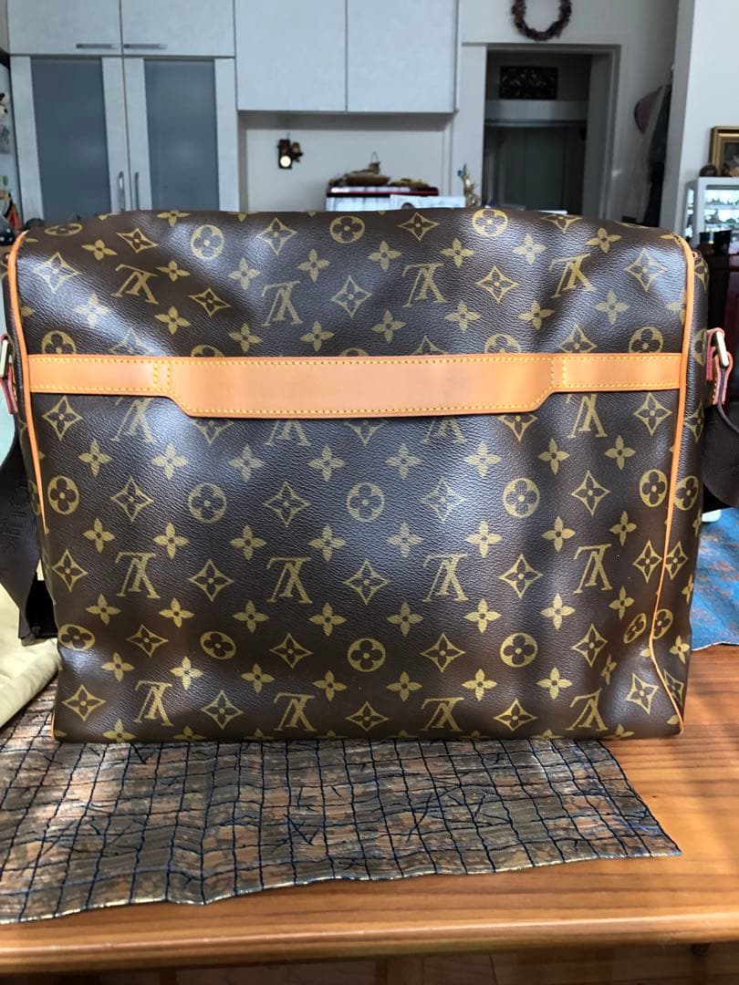 ルイ・ヴィトンモノグラム　メッセンジャーバック(メンズ)