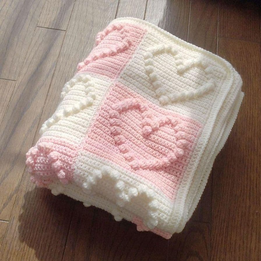 ◆手編みベビーブランケット◆ハートかぎ針編み◆アクリル混ウール◆マルチカバー