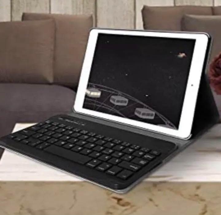 ❤高級感溢れデザイン性＆実用性も兼備♪❤超薄型❣iPadケース＆キーボード