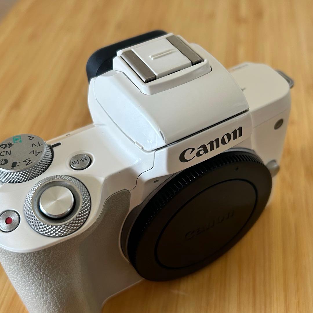 Canon ミラーレス一眼カメラ EOS Kiss M ダブルズームキット