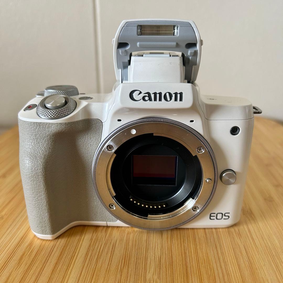 Canon ミラーレス一眼カメラ EOS Kiss M ダブルズームキット