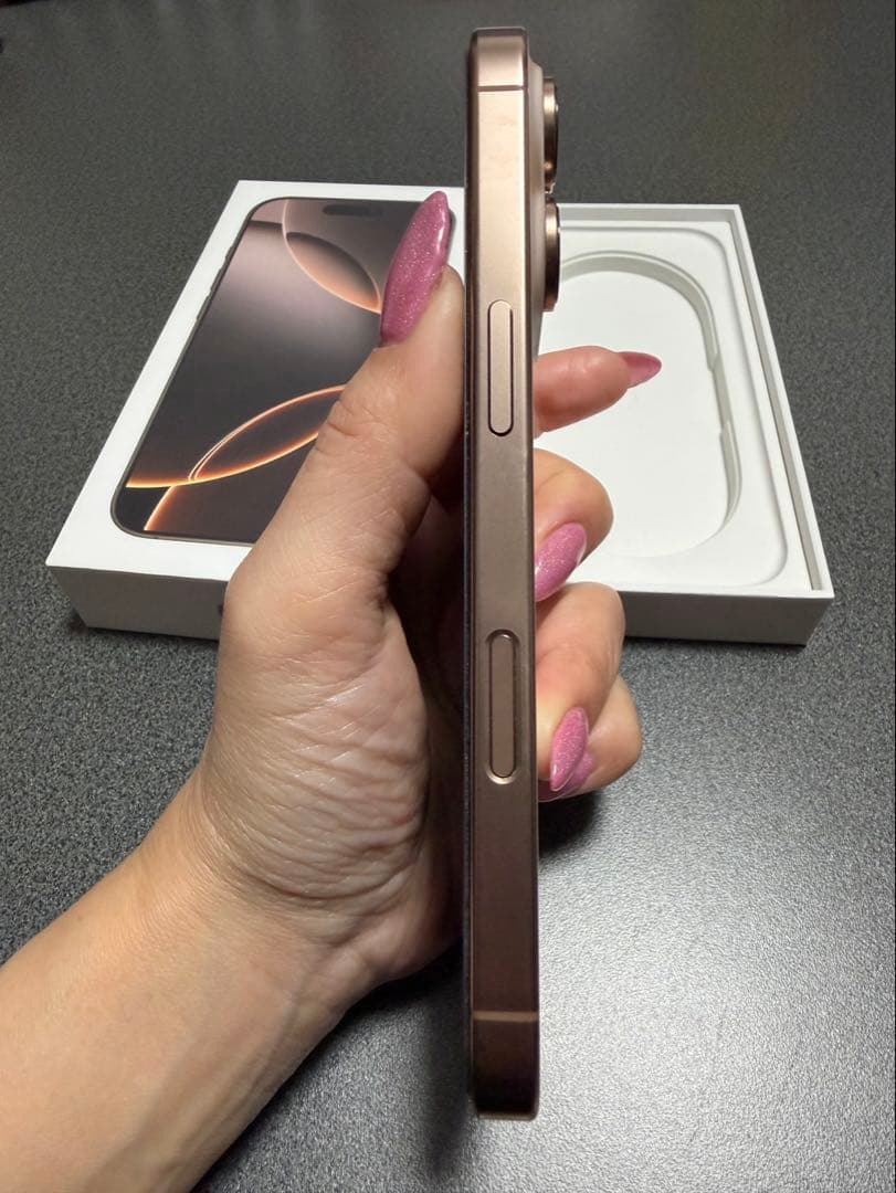 Apple iPhone 16 Pro ゴールド 本体