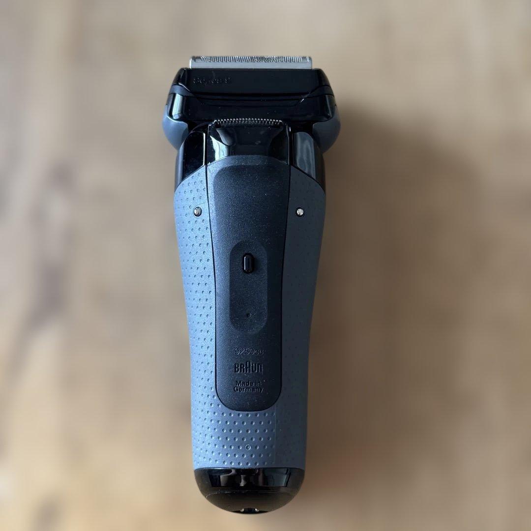 Braun Series 9 9250cc メンズ電気シェーバー（中古品）