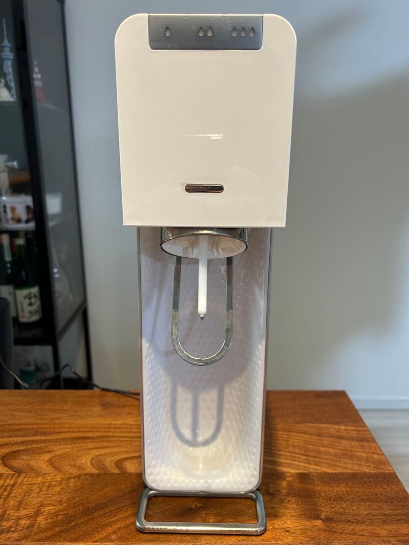 【中古美品】ソーダストリーム　ソースパワー　白　※本体＋電源アダプターのみ※