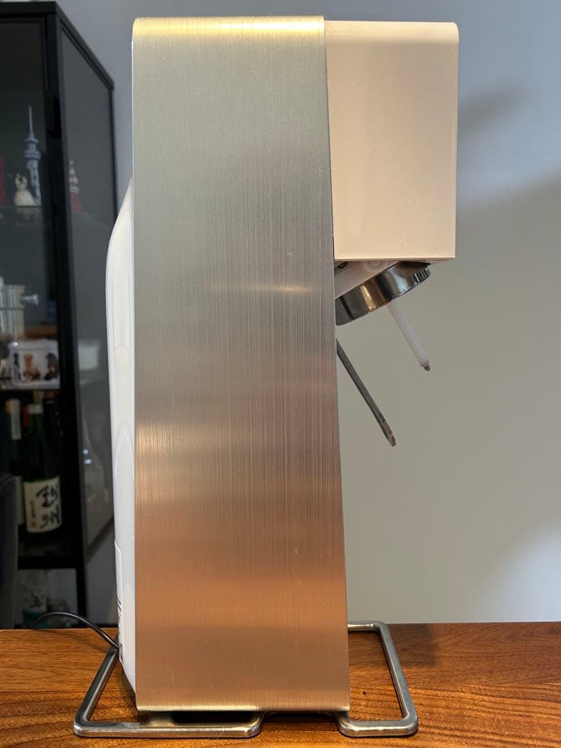 【中古美品】ソーダストリーム　ソースパワー　白　※本体＋電源アダプターのみ※