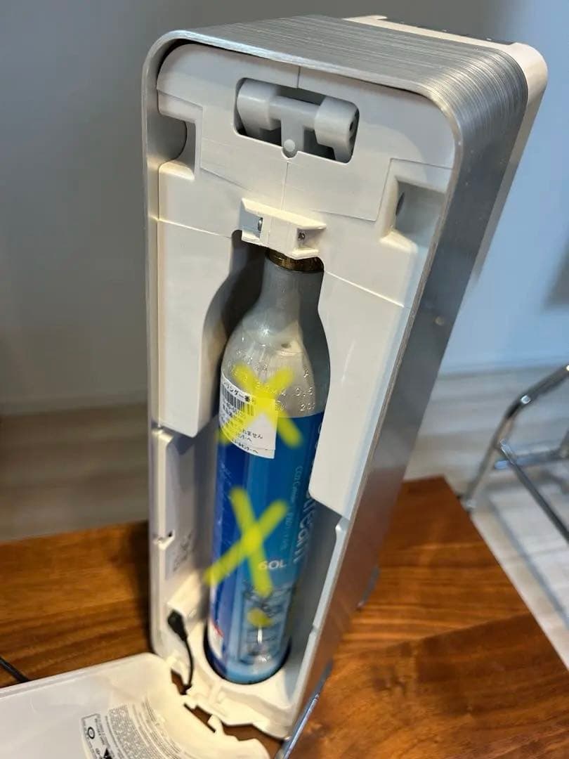 【中古美品】ソーダストリーム　ソースパワー　白　※本体＋電源アダプターのみ※