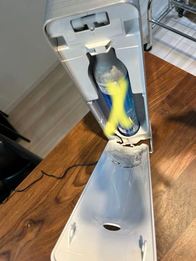 【中古美品】ソーダストリーム　ソースパワー　白　※本体＋電源アダプターのみ※