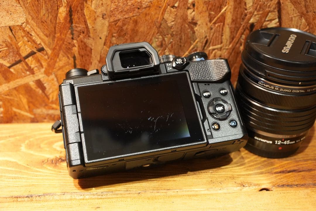 OM-D E-M5 Mark III 12-45mm F4.0 PRO 他2本
