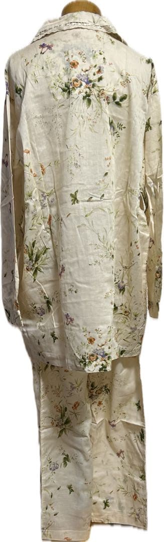 IKUKO 花柄長袖パジャマ