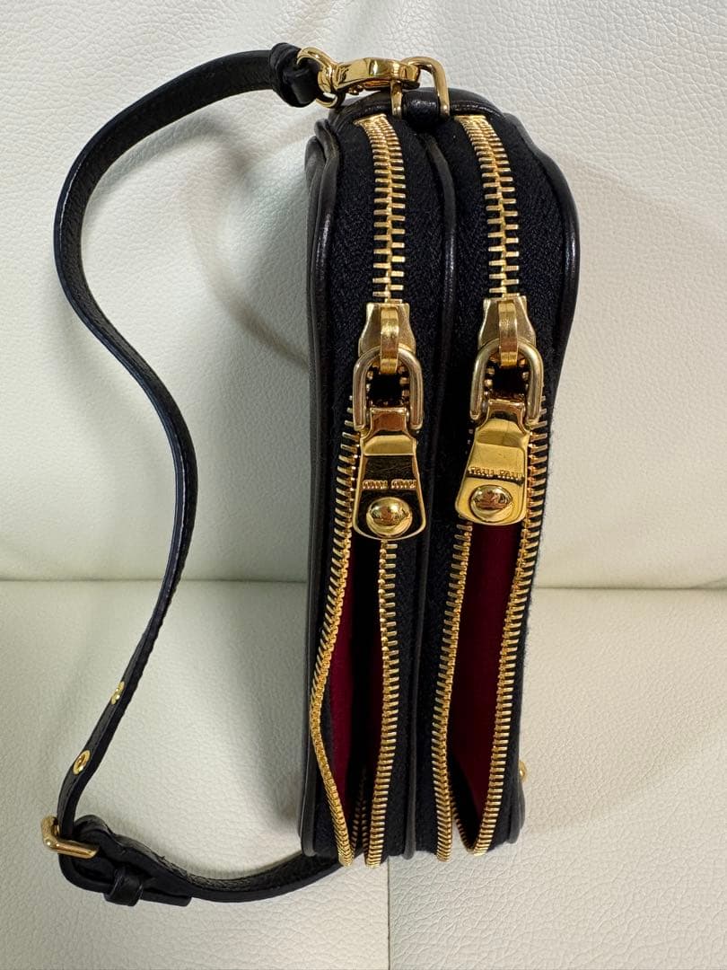 ⭐︎ miu miu スタッズ ミニバッグ（黒）