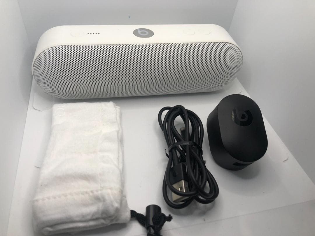 beats pill+ ホワイト ワイヤレススピーカー