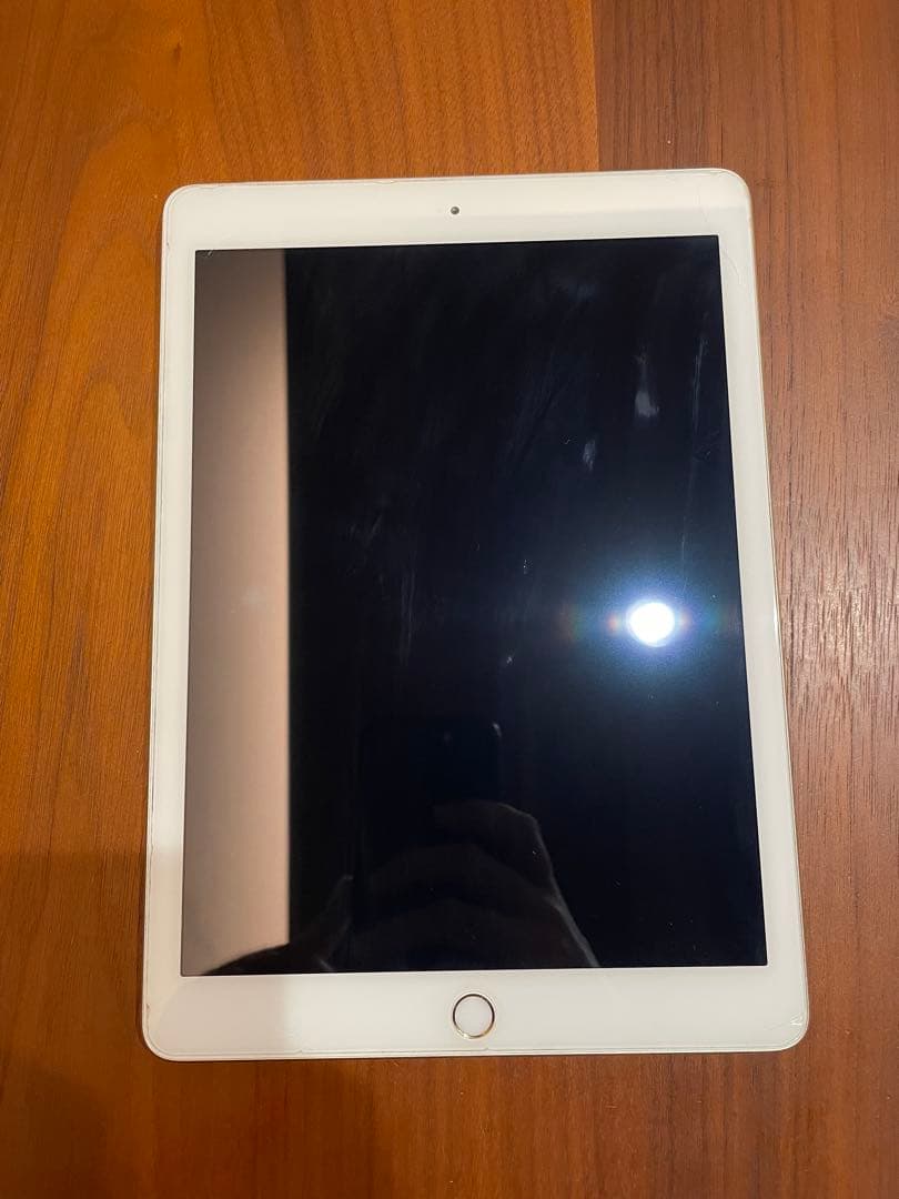 Apple iPad (第5世代) ゴールド 32GB