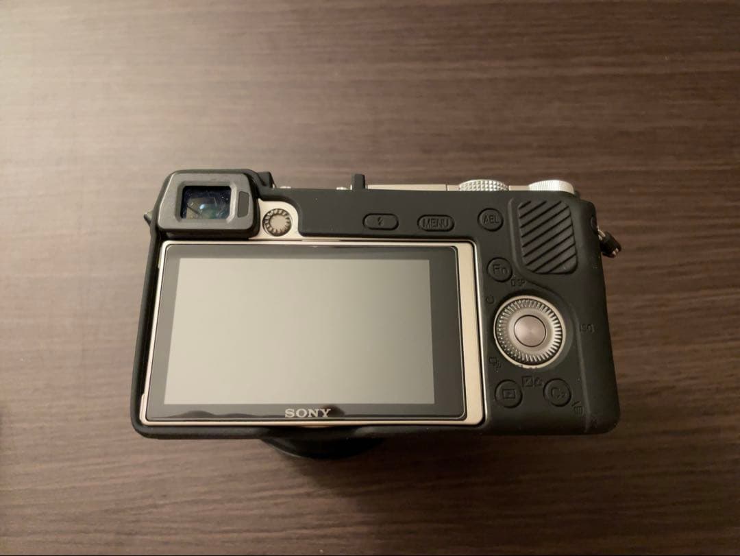 SONY α6000 + TAMRON 20mm F2.8