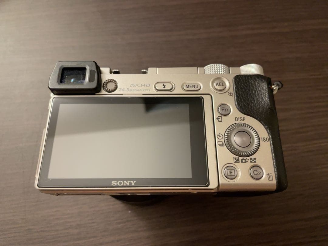 SONY α6000 + TAMRON 20mm F2.8