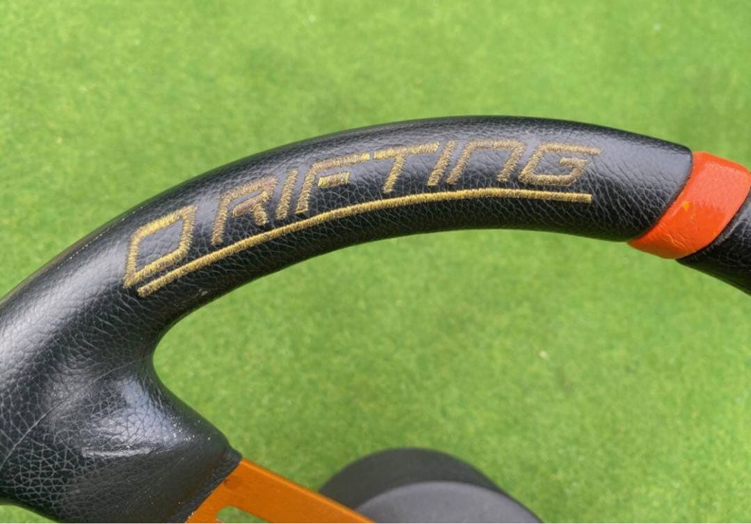 MOMO モモ　DRIFTING ドリフティング　ステアリング　ハンドル