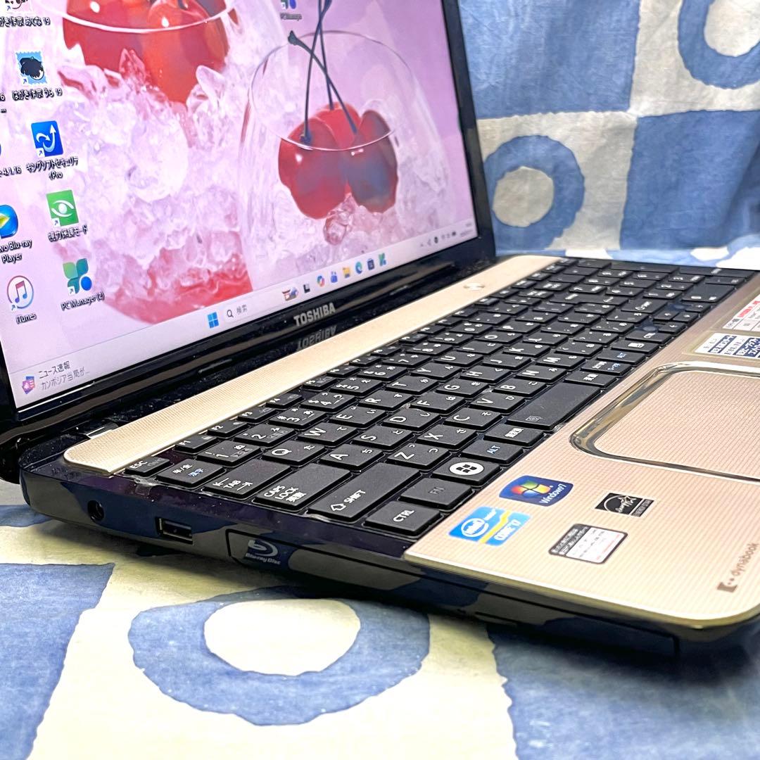 快適SSD☆i7☆美しいゴールドノートパソコン♪ブルーレイ&カメラ付！Win11