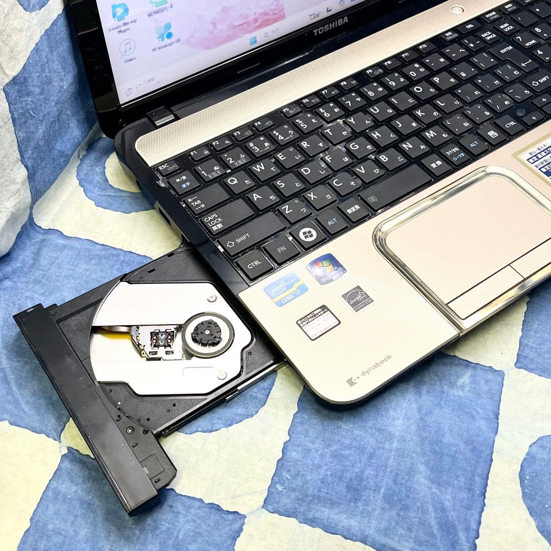 快適SSD☆i7☆美しいゴールドノートパソコン♪ブルーレイ&カメラ付！Win11