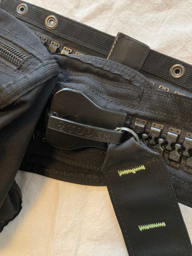 TOUGH JEANS SMITH デカジップ ボディバッグ