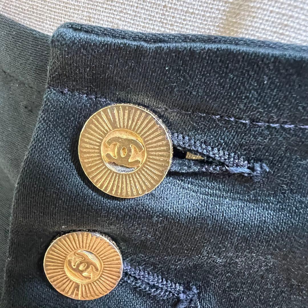 CHANEL サテン　プリーツスカート　金ボタン　ココマーク　ゴールドボタン
