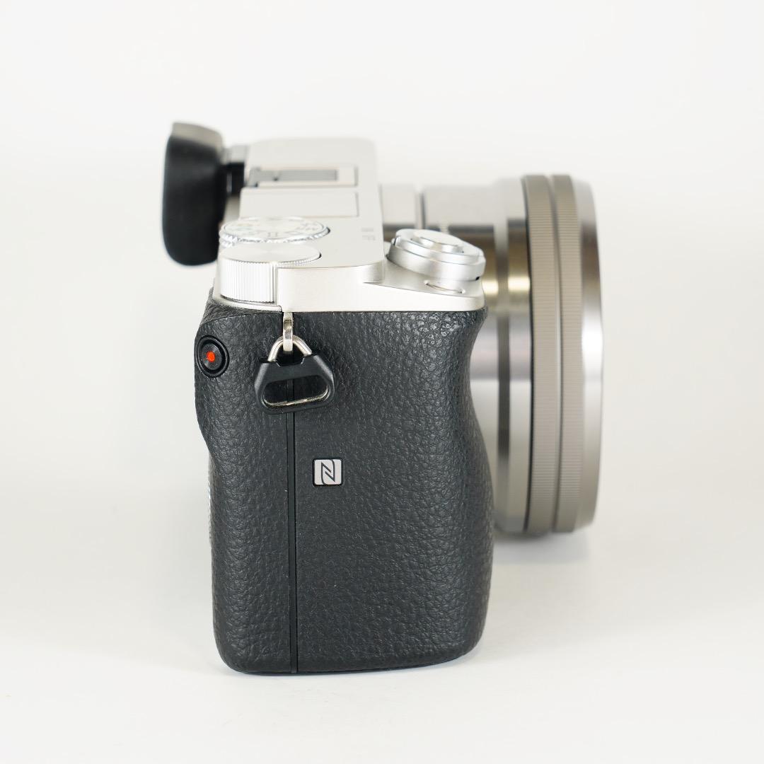 【極美品】SONY ミラーレス 真・α6000 ILCE-6000L シルバー