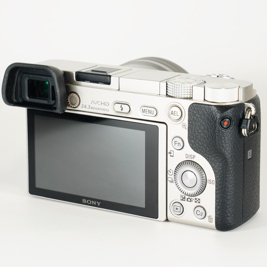 【極美品】SONY ミラーレス 真・α6000 ILCE-6000L シルバー