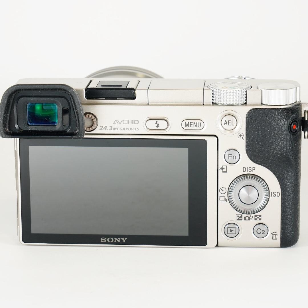 【極美品】SONY ミラーレス 真・α6000 ILCE-6000L シルバー