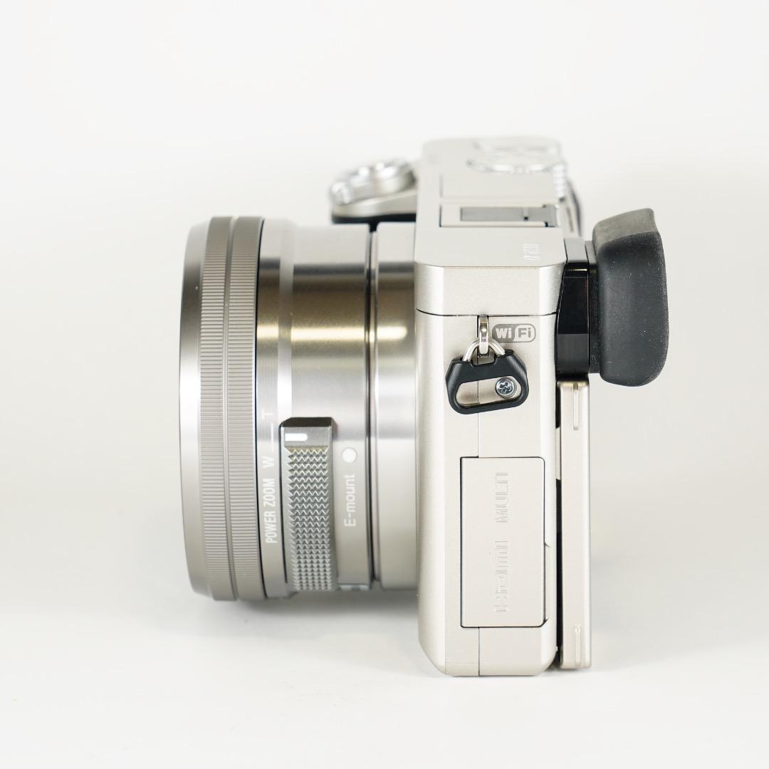 【極美品】SONY ミラーレス 真・α6000 ILCE-6000L シルバー