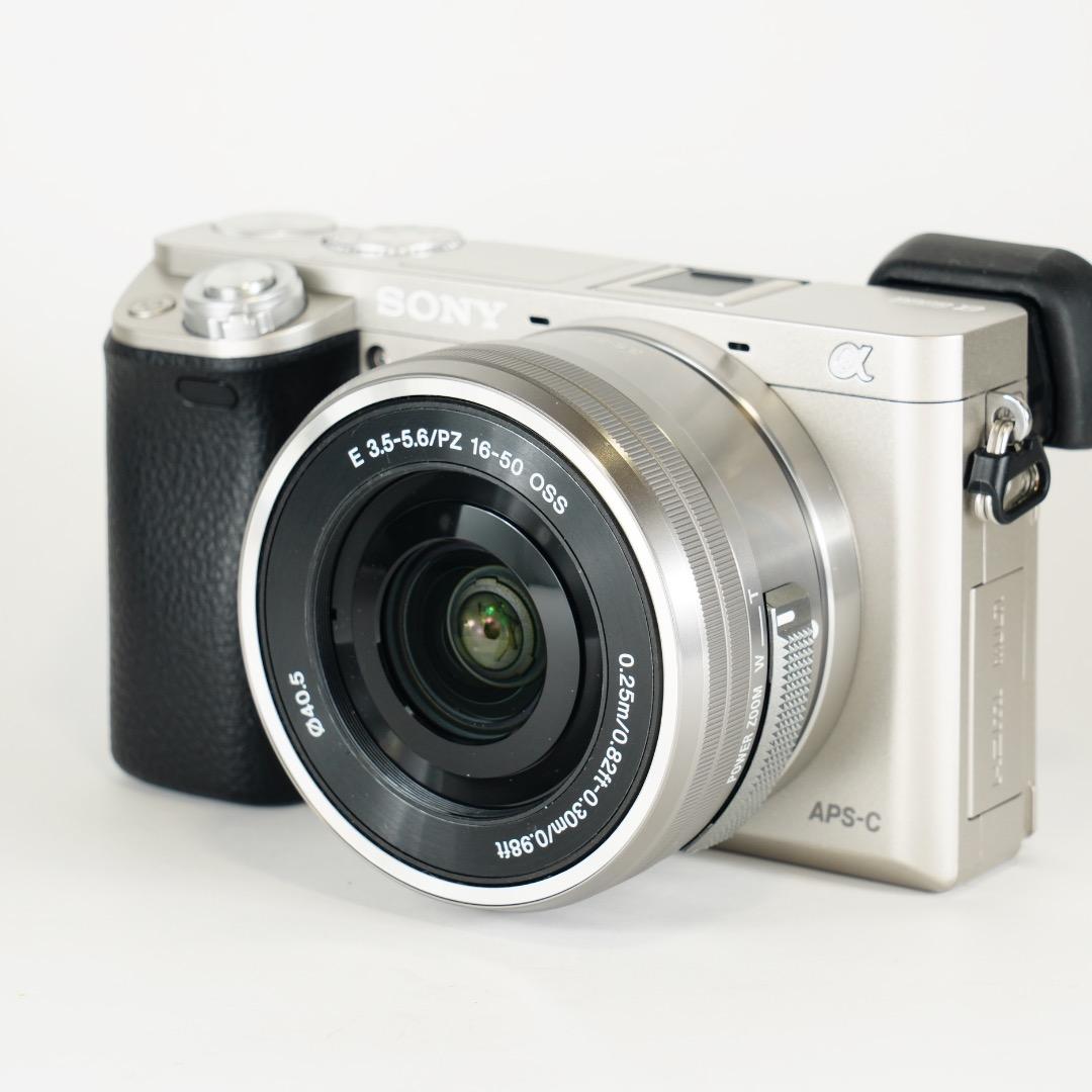 【極美品】SONY ミラーレス 真・α6000 ILCE-6000L シルバー