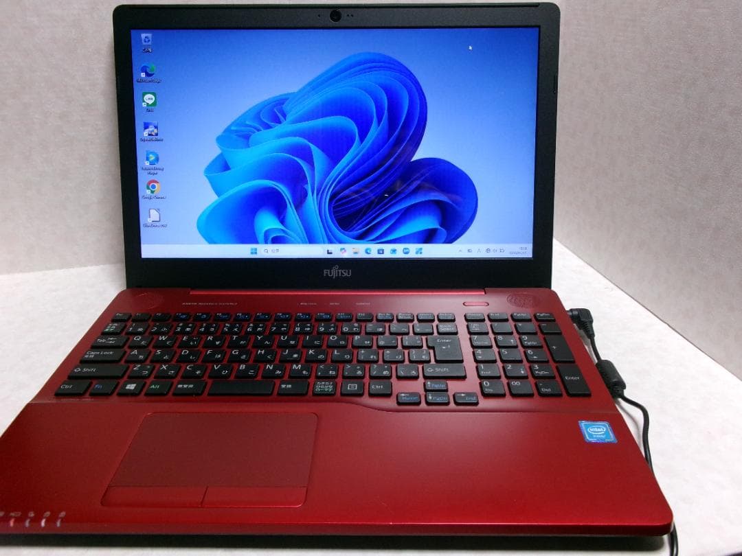 美品FUJITSU LIFEBOOK AH42/Y/新品SSD搭載 ルビーレッド