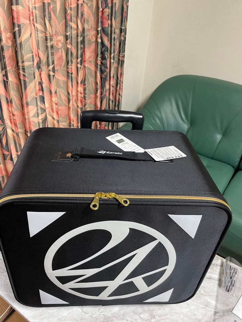 【新品＊未使用＊タグ付き】24karatsキャリーバッグ.LDH