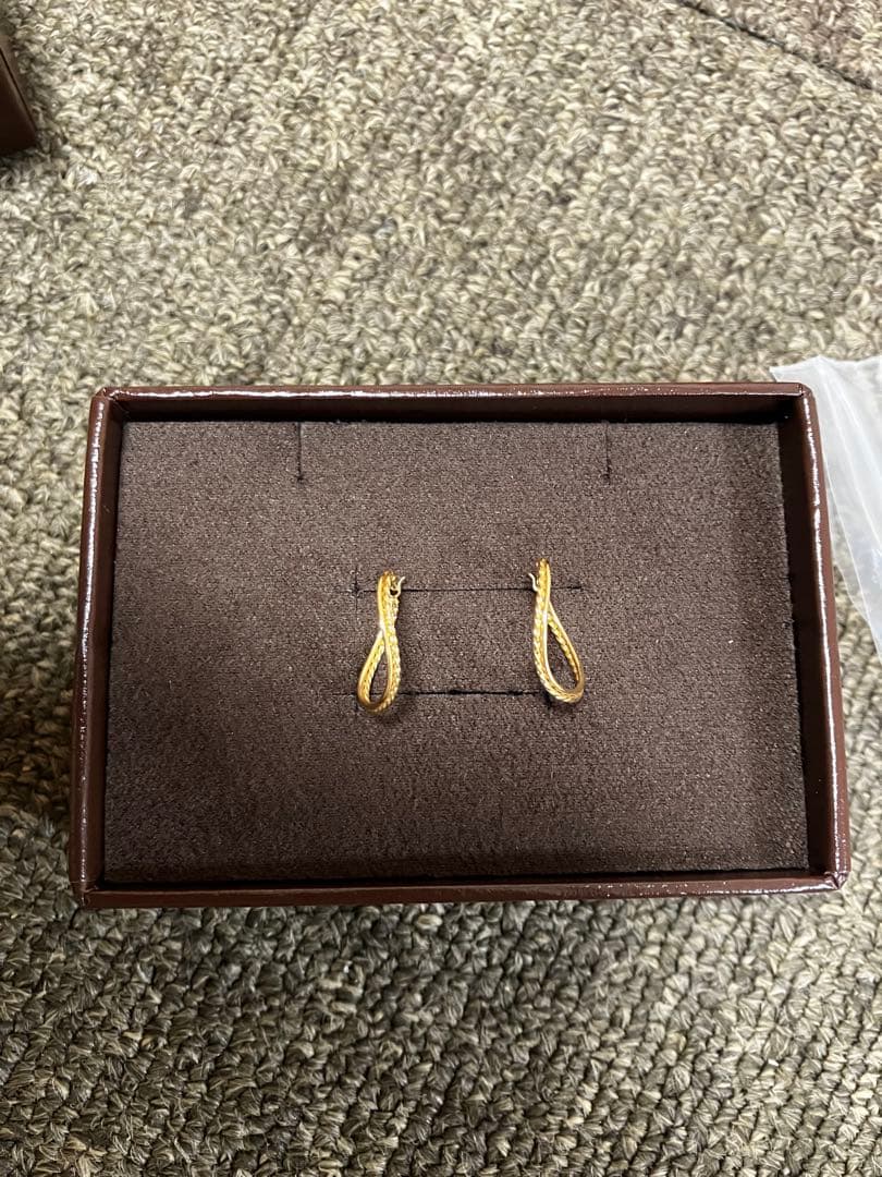 アガット　agete　k18 フープ　ピアス