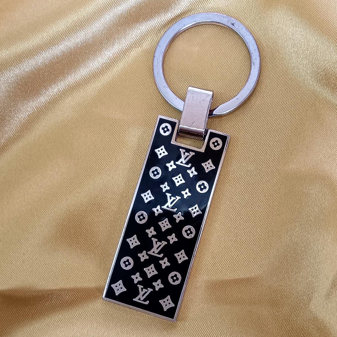 Louis Vuitton キーリング キーホルダー プレート ロゴ ブラック