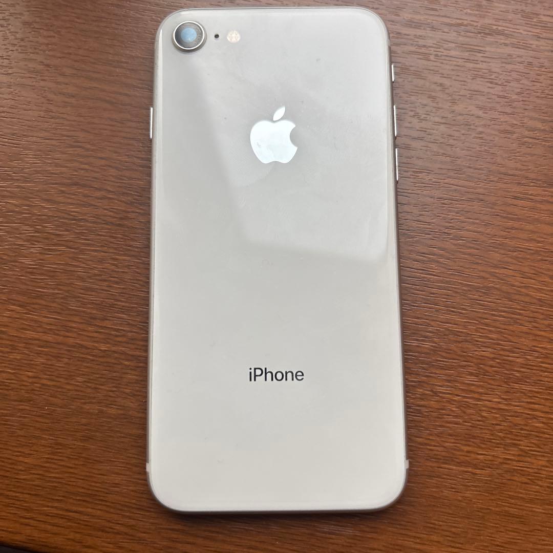 iPhone8 シルバー64GB