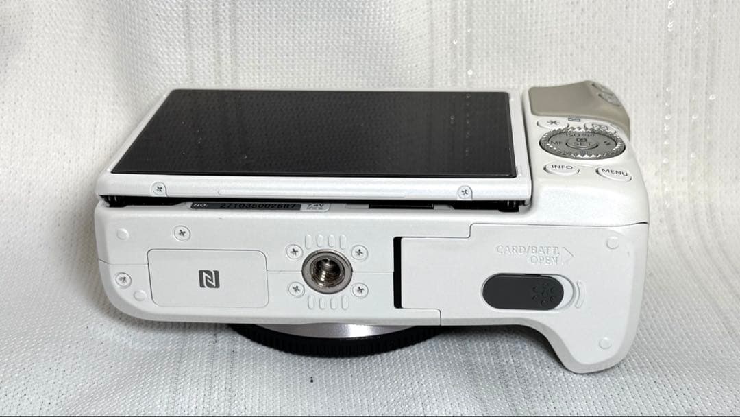 Canon EOS M3 ホワイト ダブルレンズセット