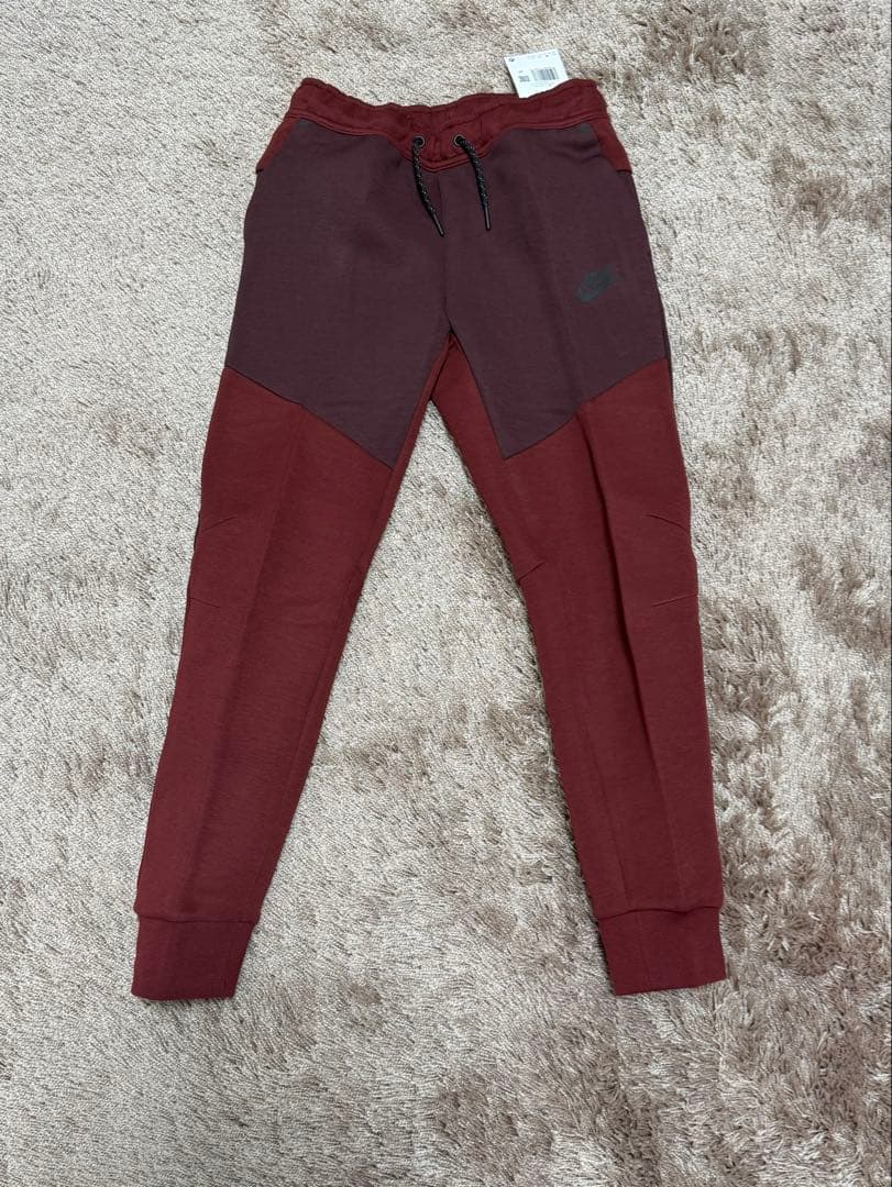 キッズ１５０Ｍ　ナイキ　テックフリース　バーガンディ　セットアップ　ワインレッド