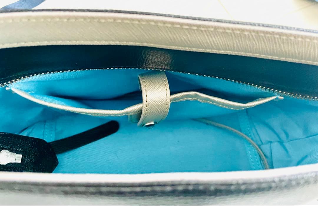 ADMJイタリアンレザー クロスボディーバッグ