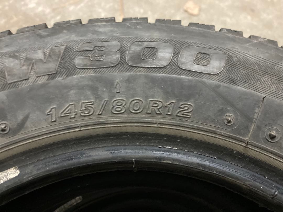 軽トラ全般スタッドレス！W300 145/80R12 4本セット