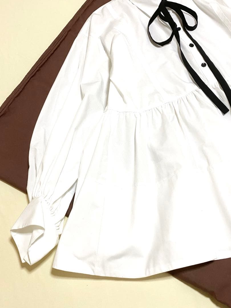 美品　カデュネ　ボウ付きシャツチュニック　ヘプラム　シャツ　カデュネ　ボウタイ