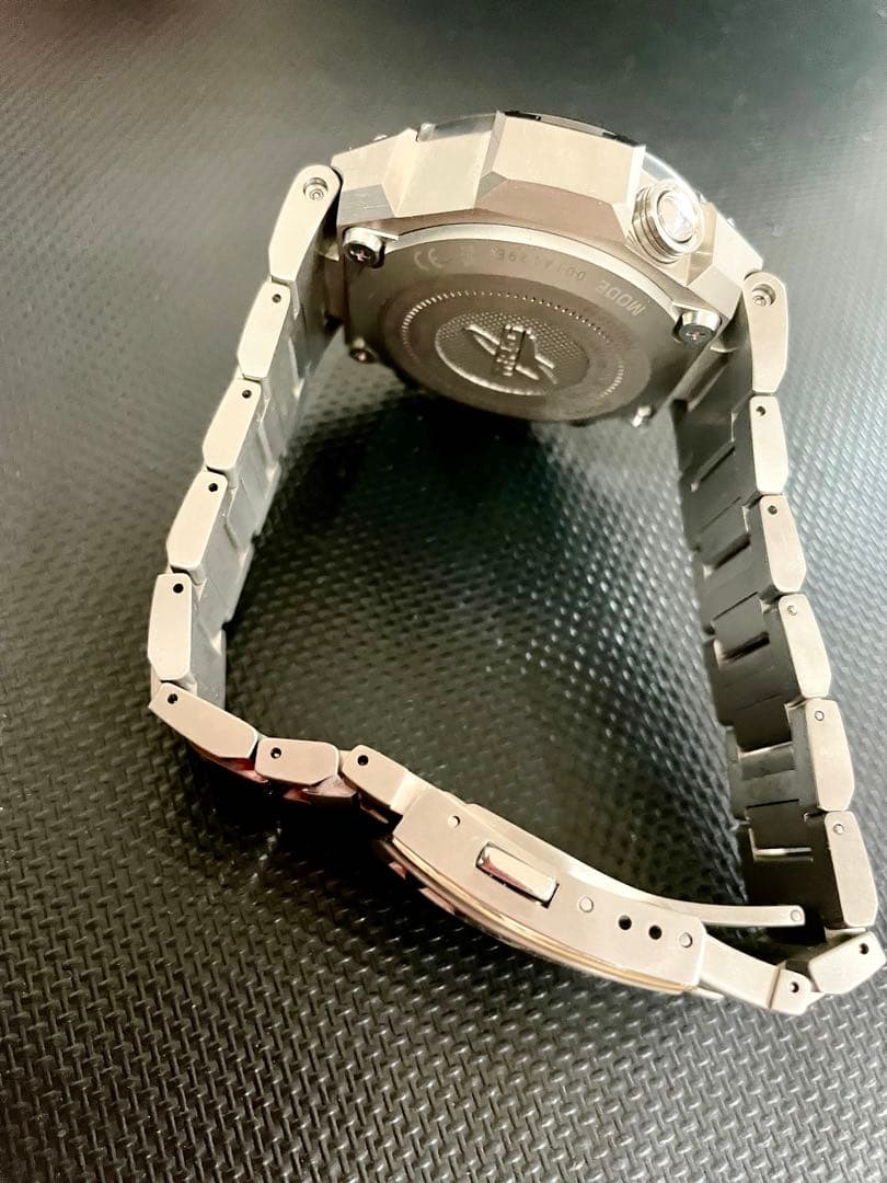 24時間限定値引き【美品】カシオ G-SHOCK　MRG-G1000D-1AJR