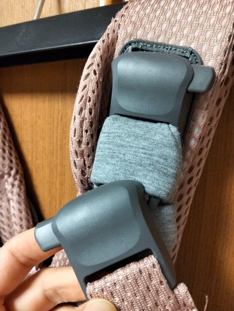 【ぴーや】【カバー付／美品】ベビービョルン ハーモニー　ダスティピンク