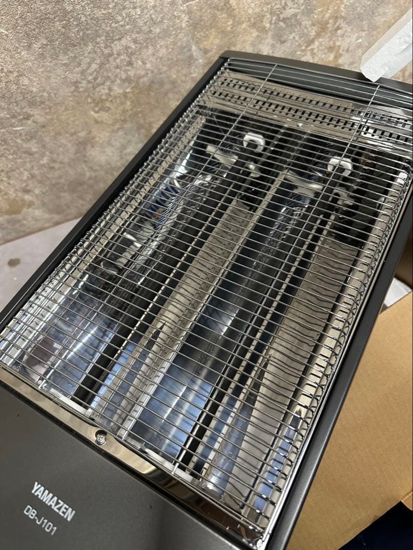 YAMAZEN 遠赤外線ストーブ DB-J101 グレーメタリック 台座付き