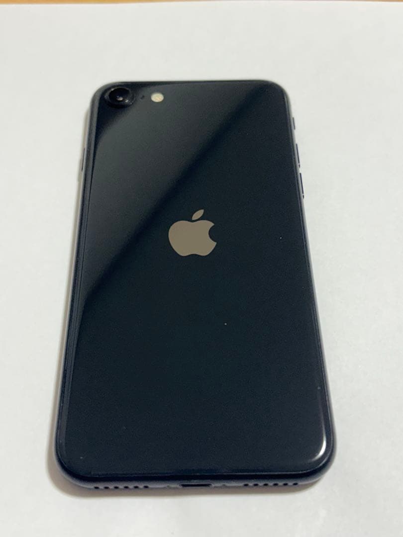 【美品】iPhoneSE（第二世代）ブラック 128GB SIMフリー