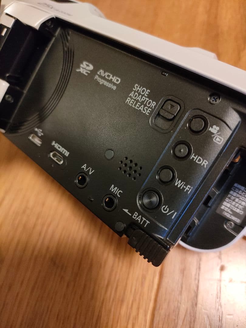 Panasonic VX992MS 4Kビデオカメラと予備バッテリー