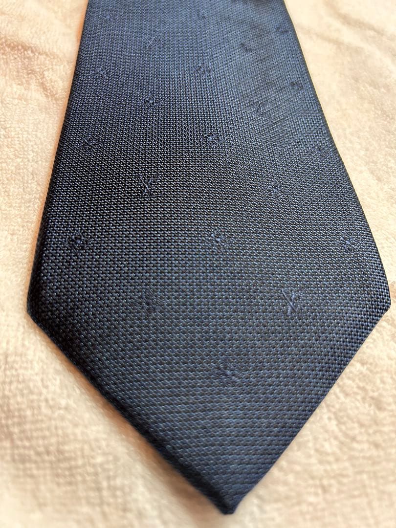 ルイヴィトン　濃紺　ネクタイ